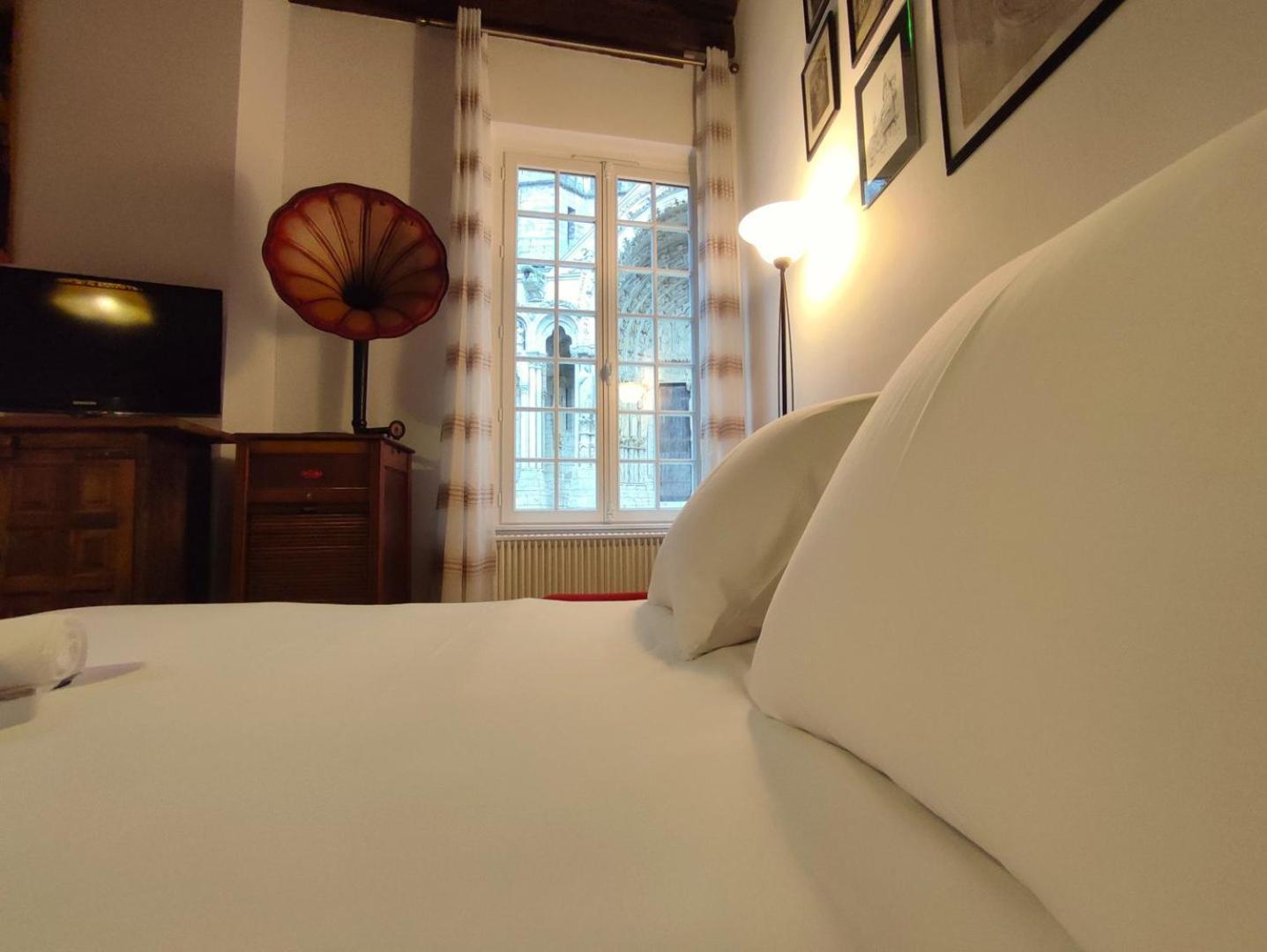 Le Gite De La Cathedrale Apartment ชาร์ตร ภายนอก รูปภาพ